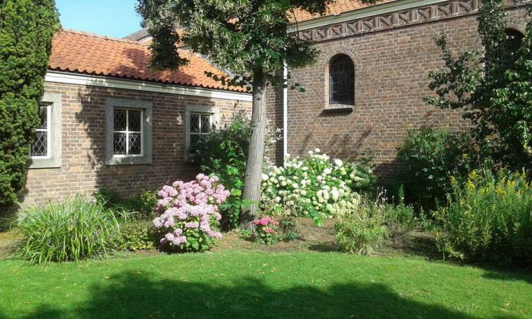 Binnentuin Dominicuskerk, juli 2019