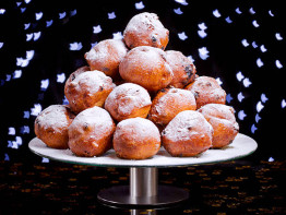 'Oliebollen', traditional Dutch pastry for New Year's Eve.