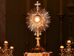 Adoration-Blessed-Sacrament